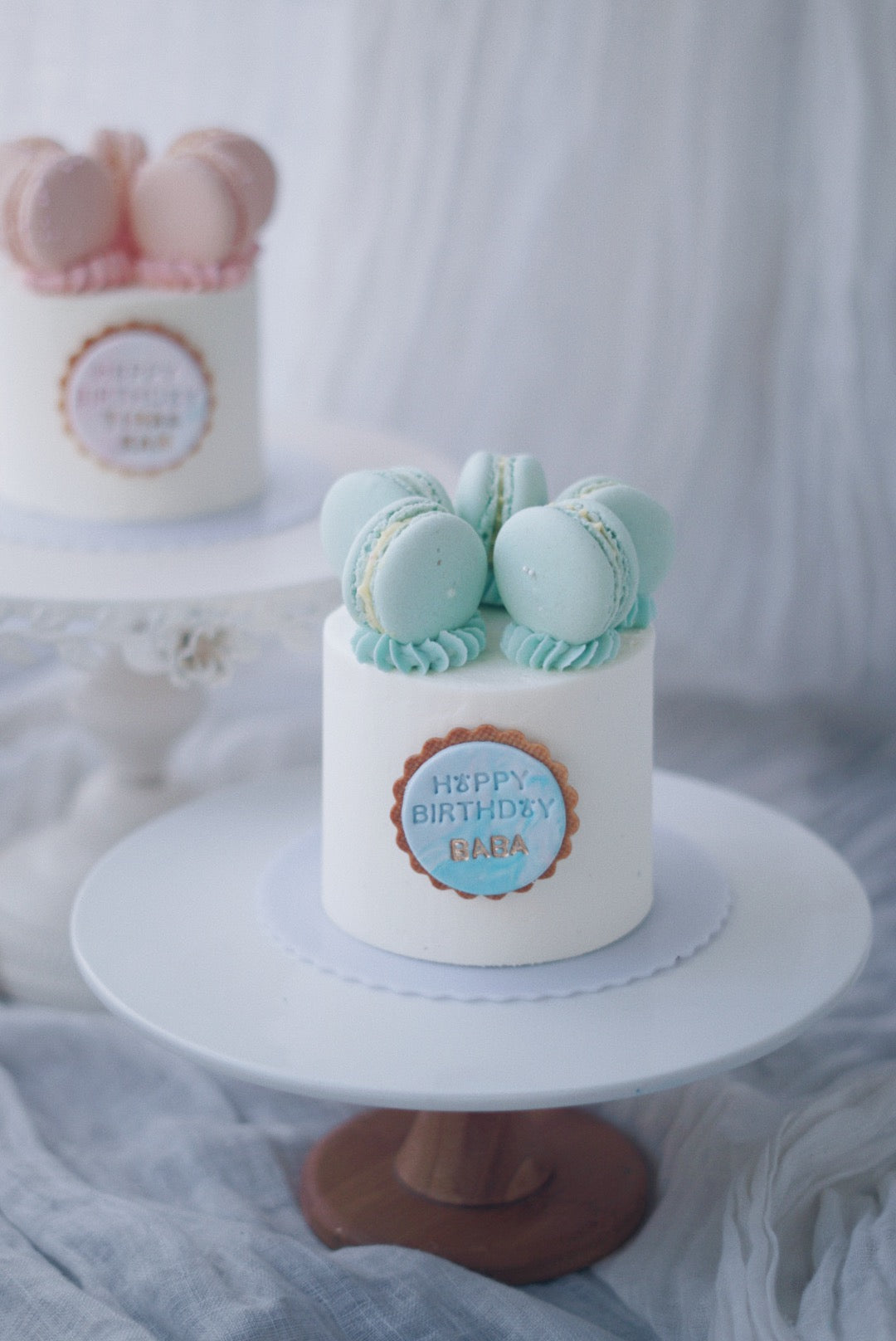 Mini Macarons Cake